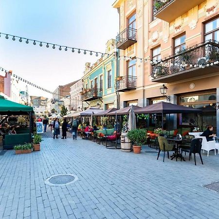 Wehost Apartment Near Fabrika Тбілісі Екстер'єр фото
