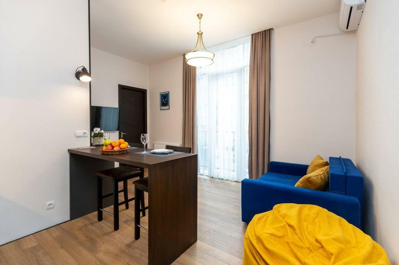 Wehost Apartment Near Fabrika Тбілісі Екстер'єр фото